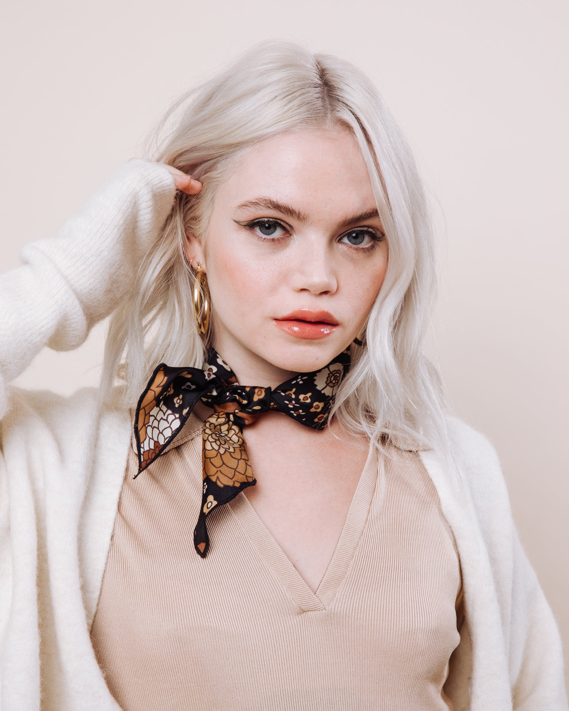 California Dreamin' - Convertible Scrunchie Tie