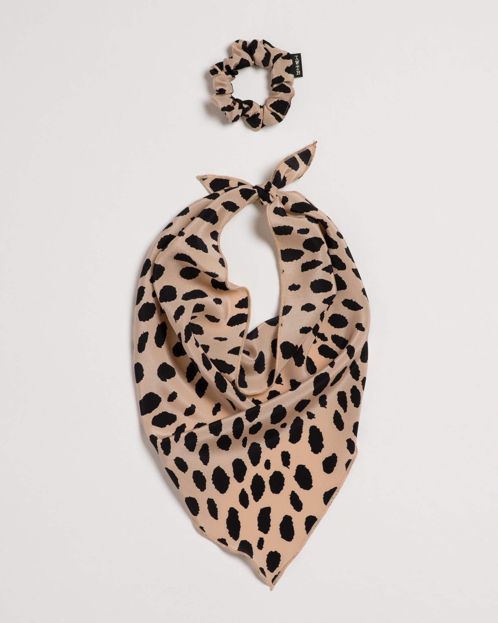 Devil in Disguise: Champagne - Convertible Scrunchie Tie