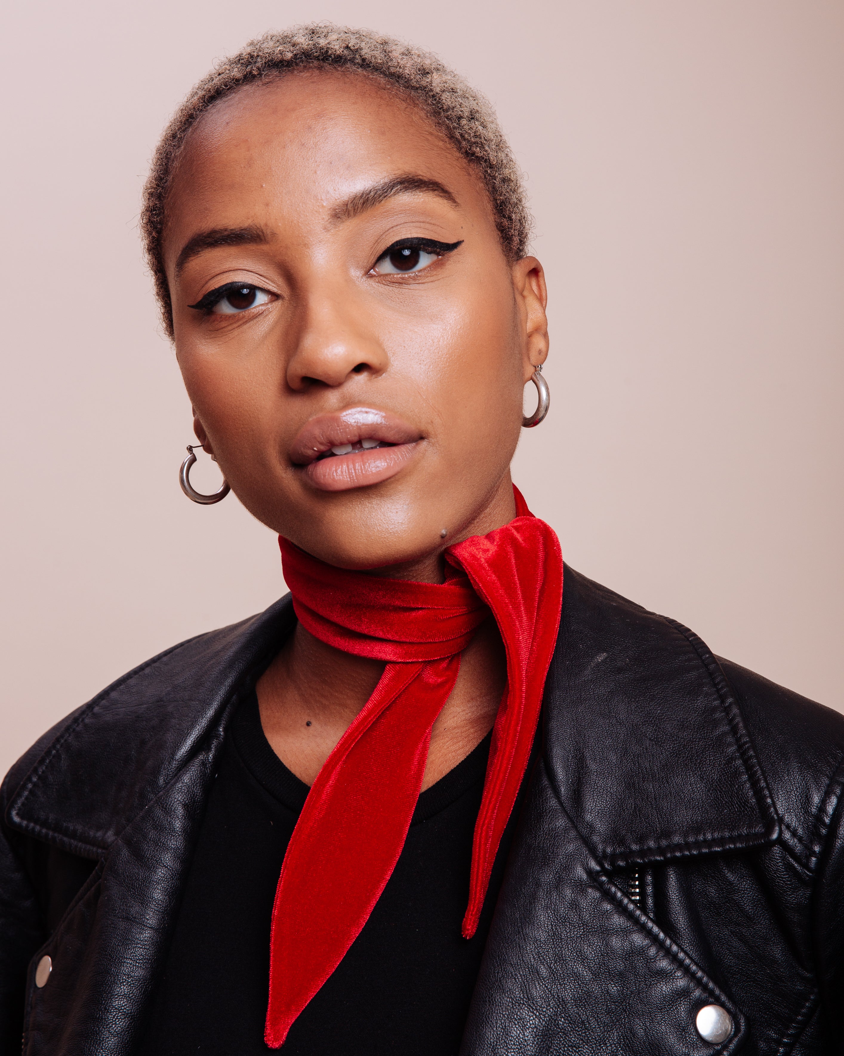 Scarlet Siren - Scarf Tie