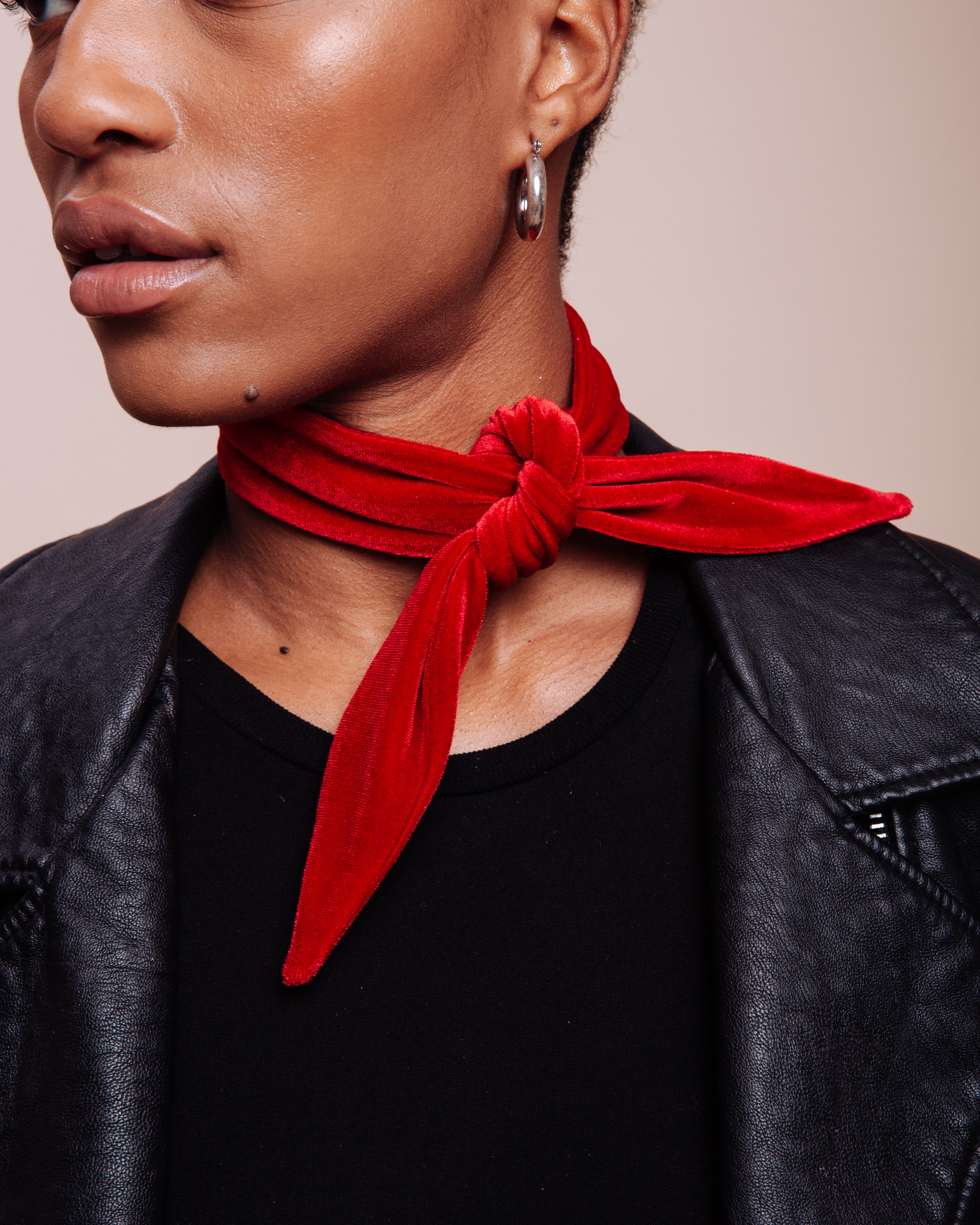 Scarlet Siren - Scarf Tie