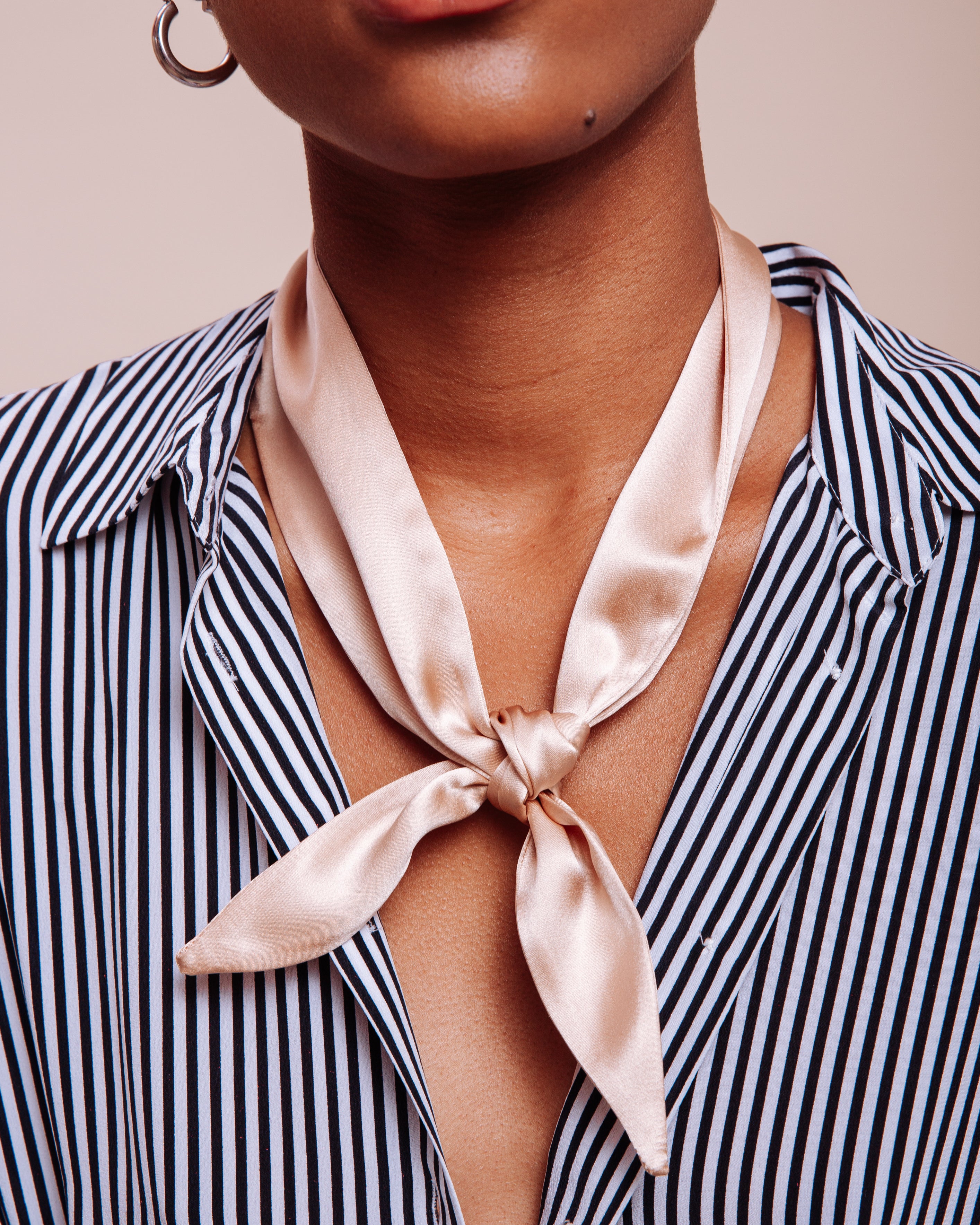 Champagne Supernova - Scarf Tie