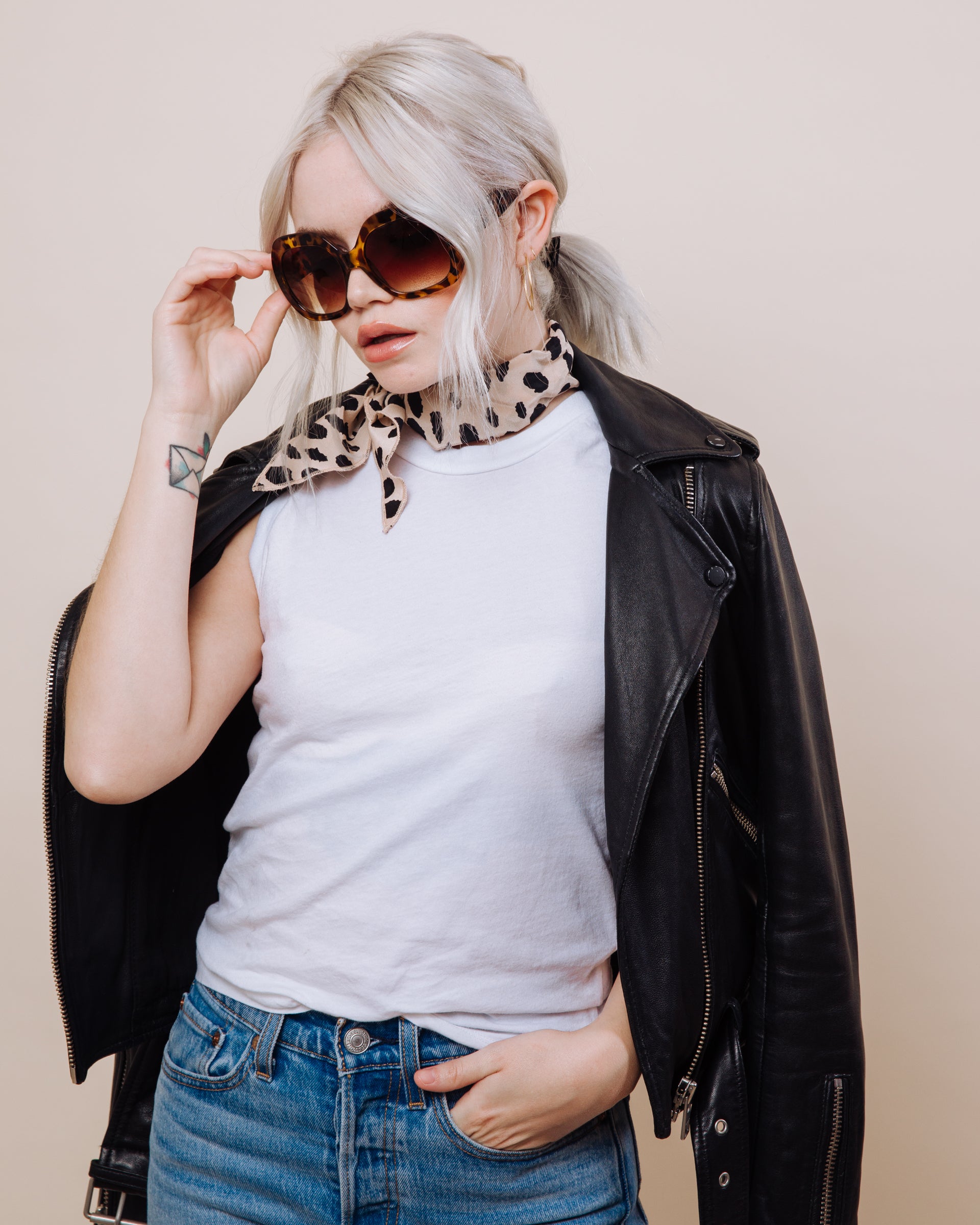 Devil in Disguise: Champagne - Convertible Scrunchie Tie