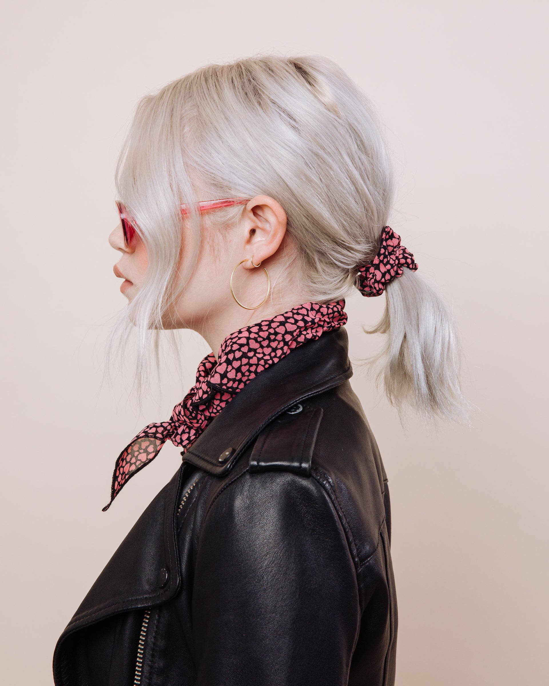 Heartbreaker - Convertible Scrunchie Tie
