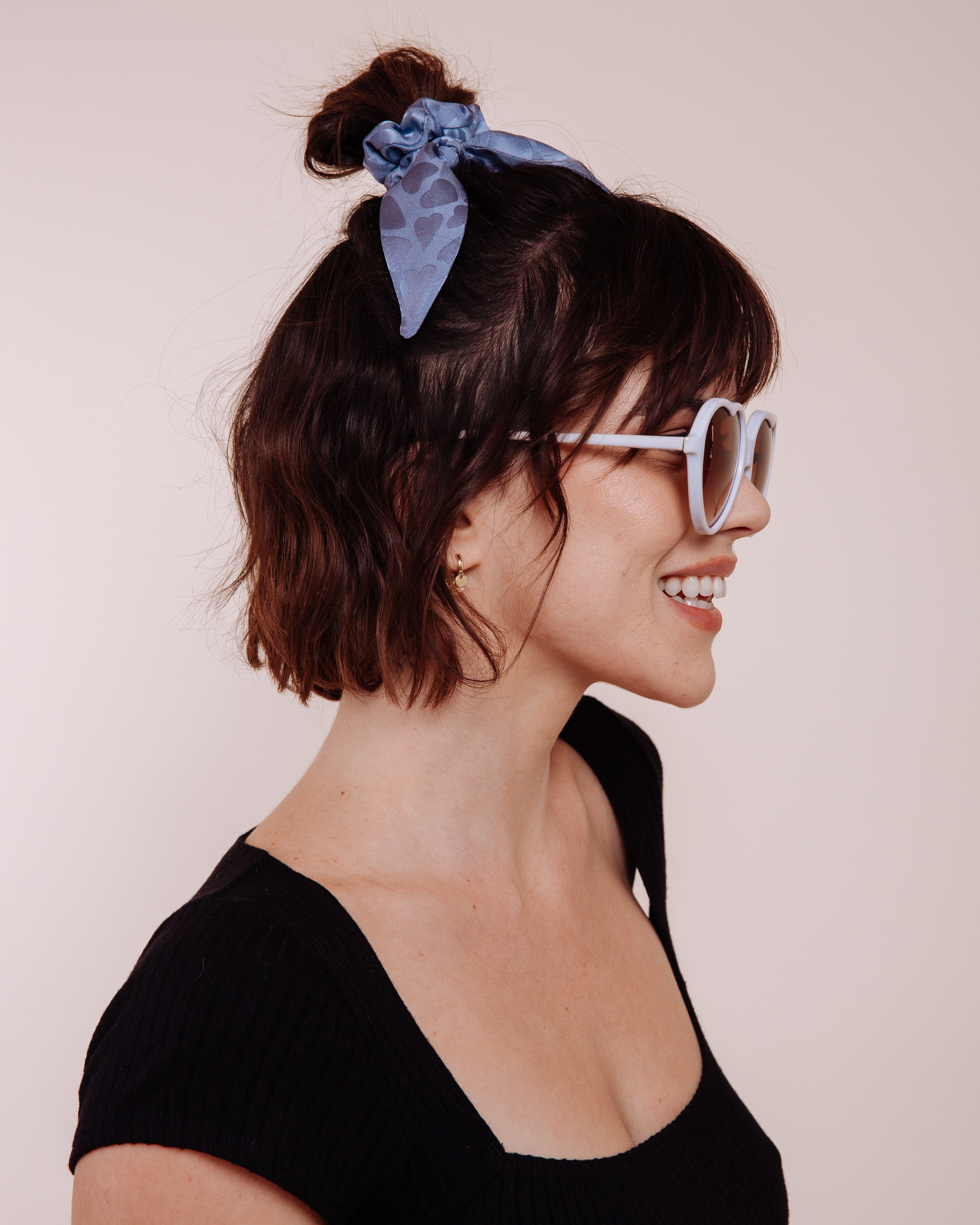 Queen of Hearts: Blue - Scrunchie Tie