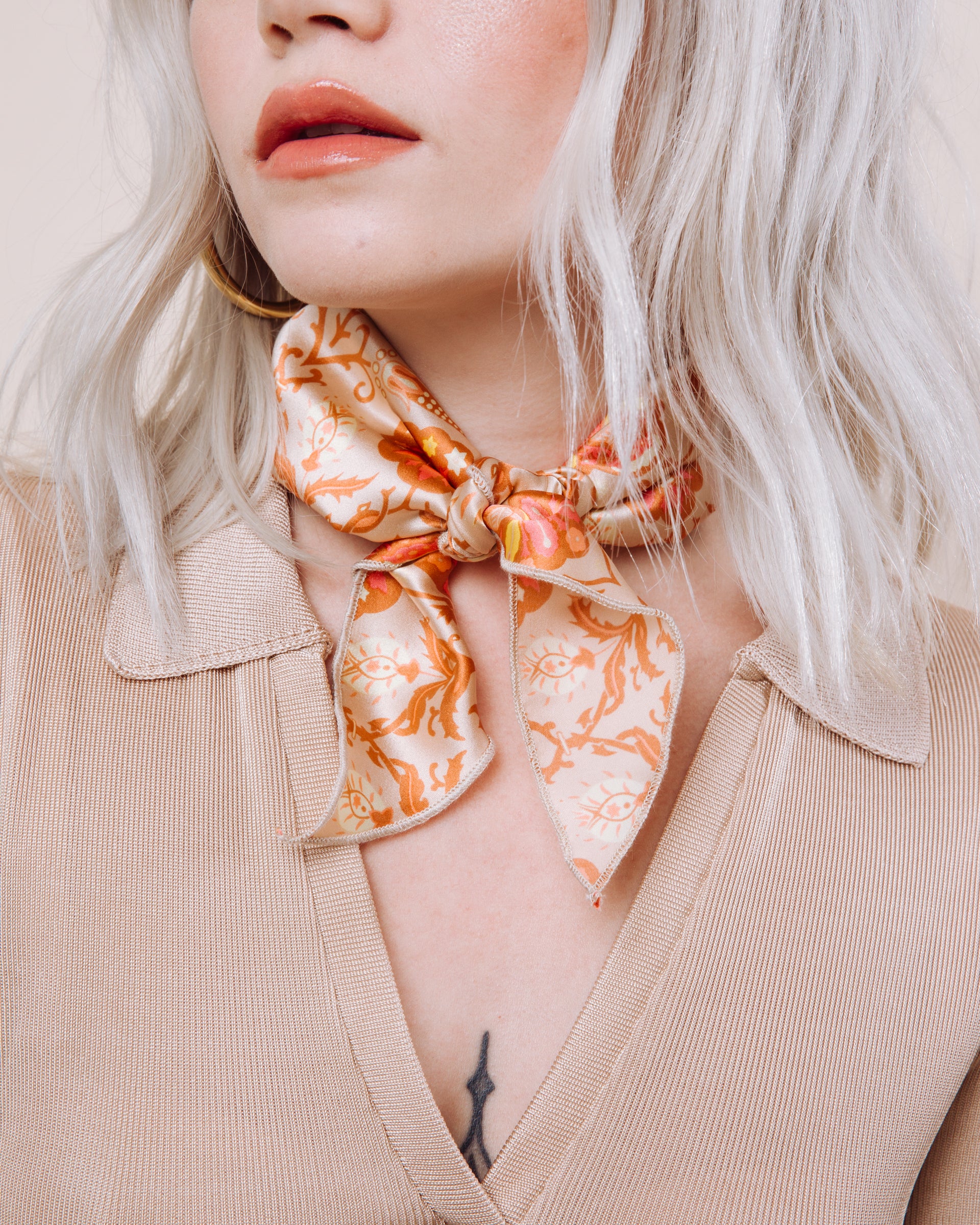 Queen of the Highway - Convertible Scrunchie Tie