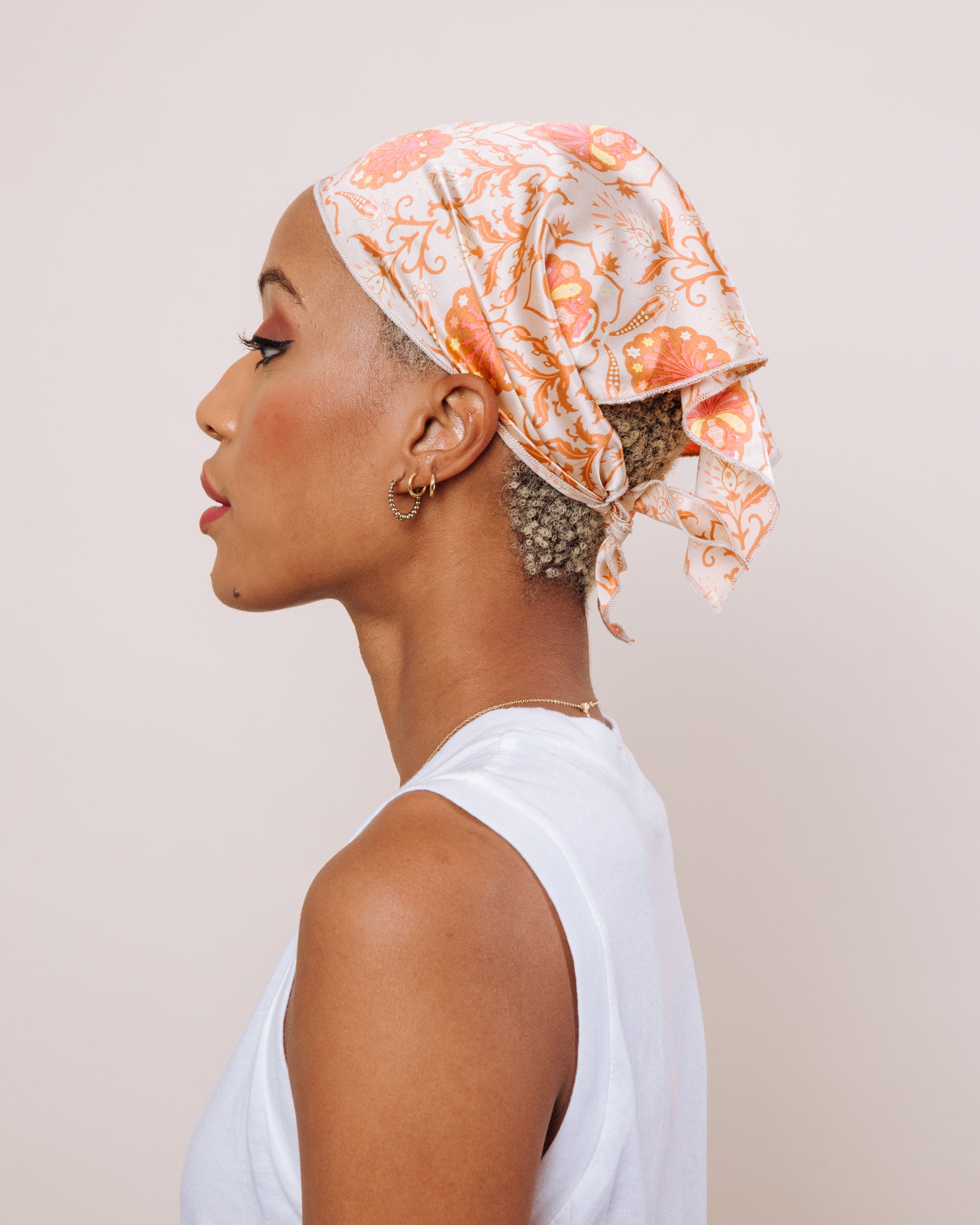 Queen of the Highway - Convertible Scrunchie Tie