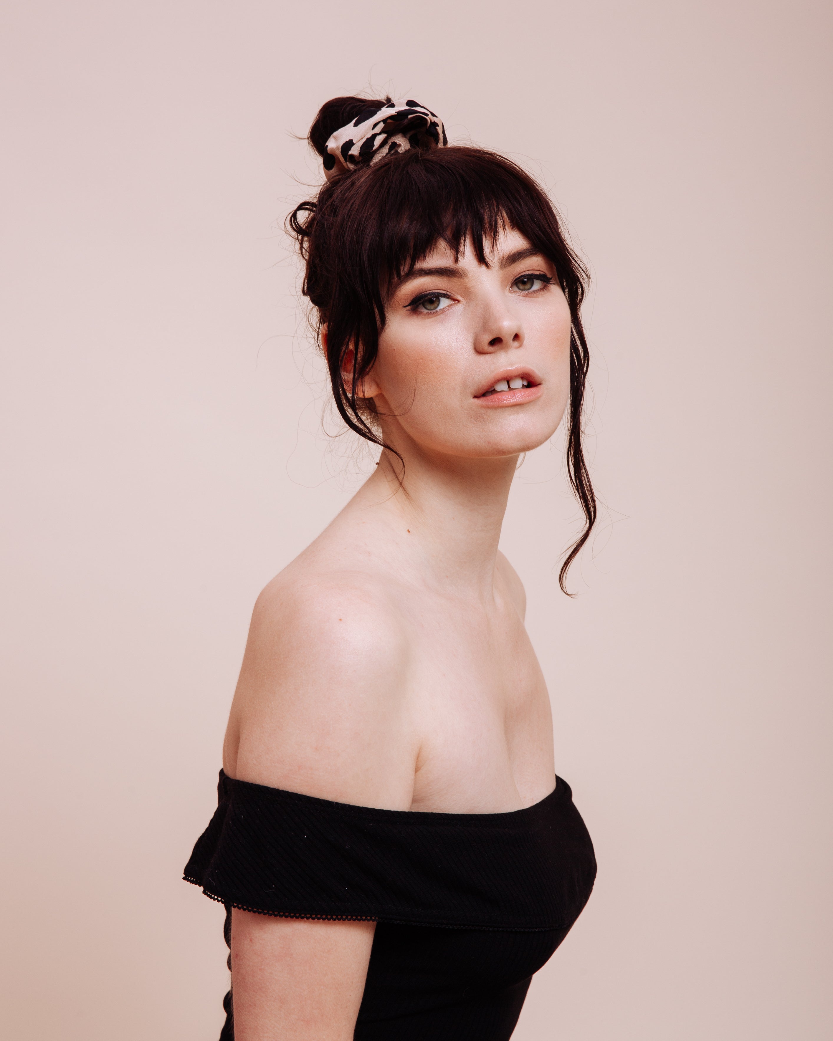 Devil in Disguise: Champagne - Scrunchie