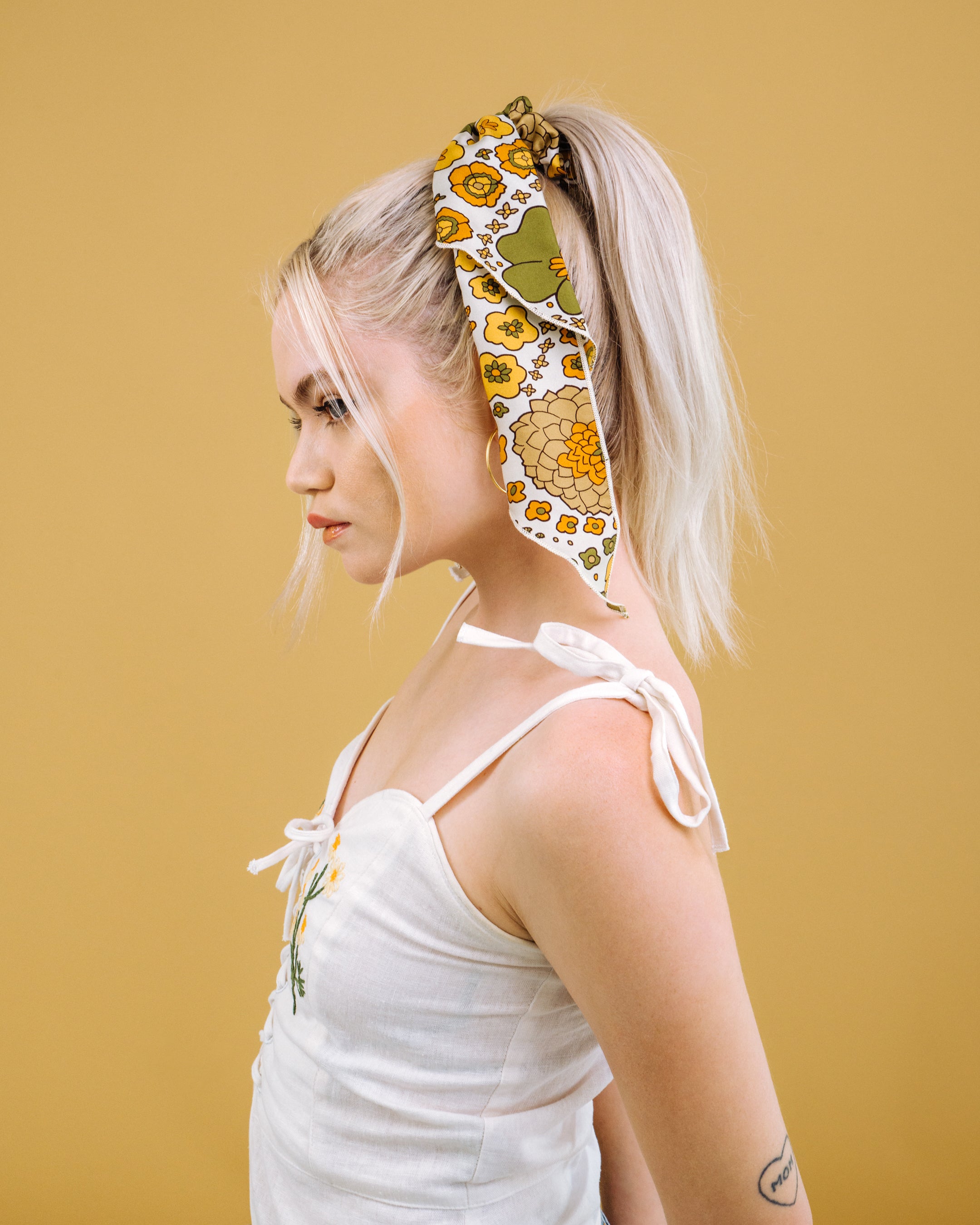 Valley of the Dolls - Convertible Scrunchie Tie