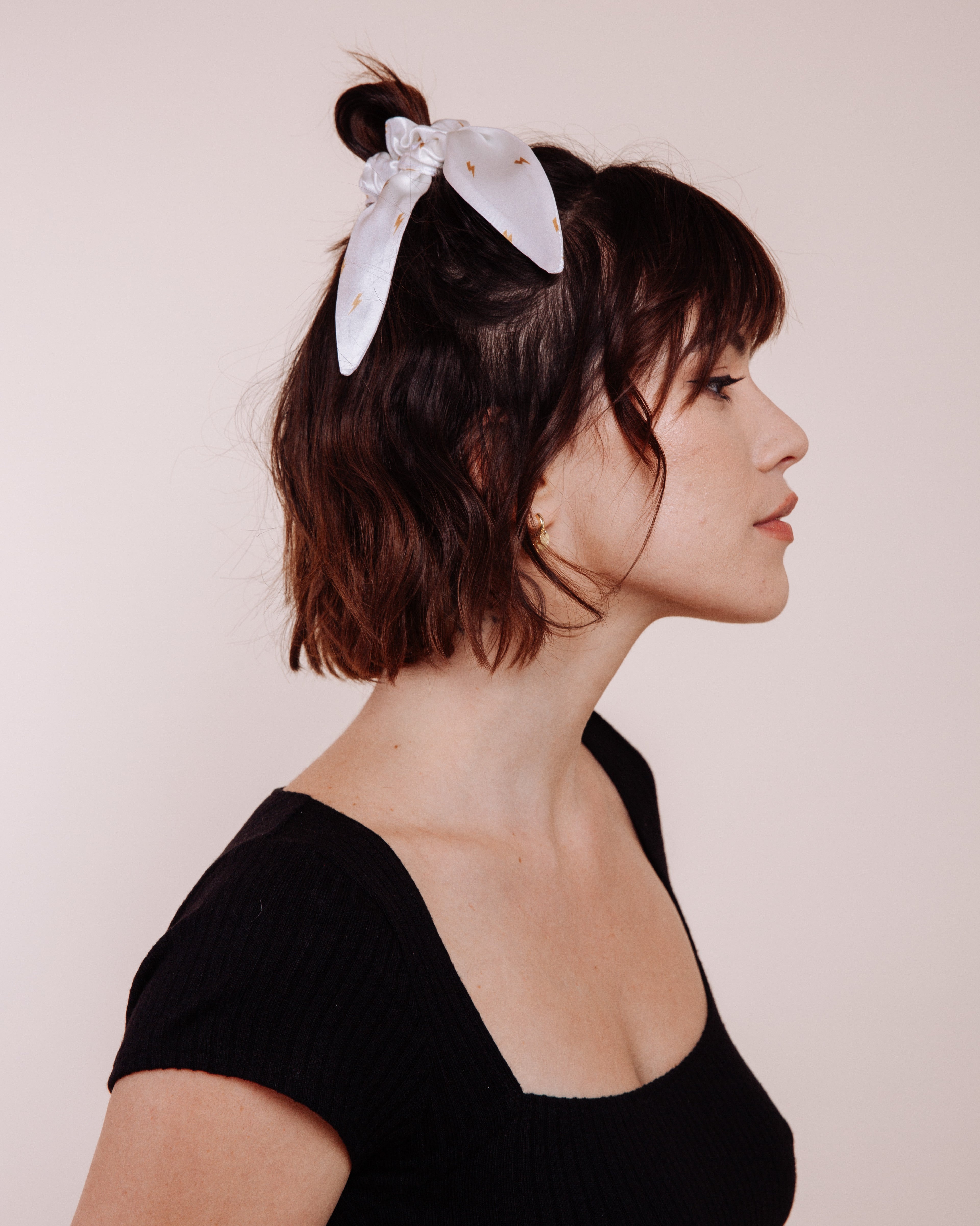 The Thunders: White - Scrunchie Tie