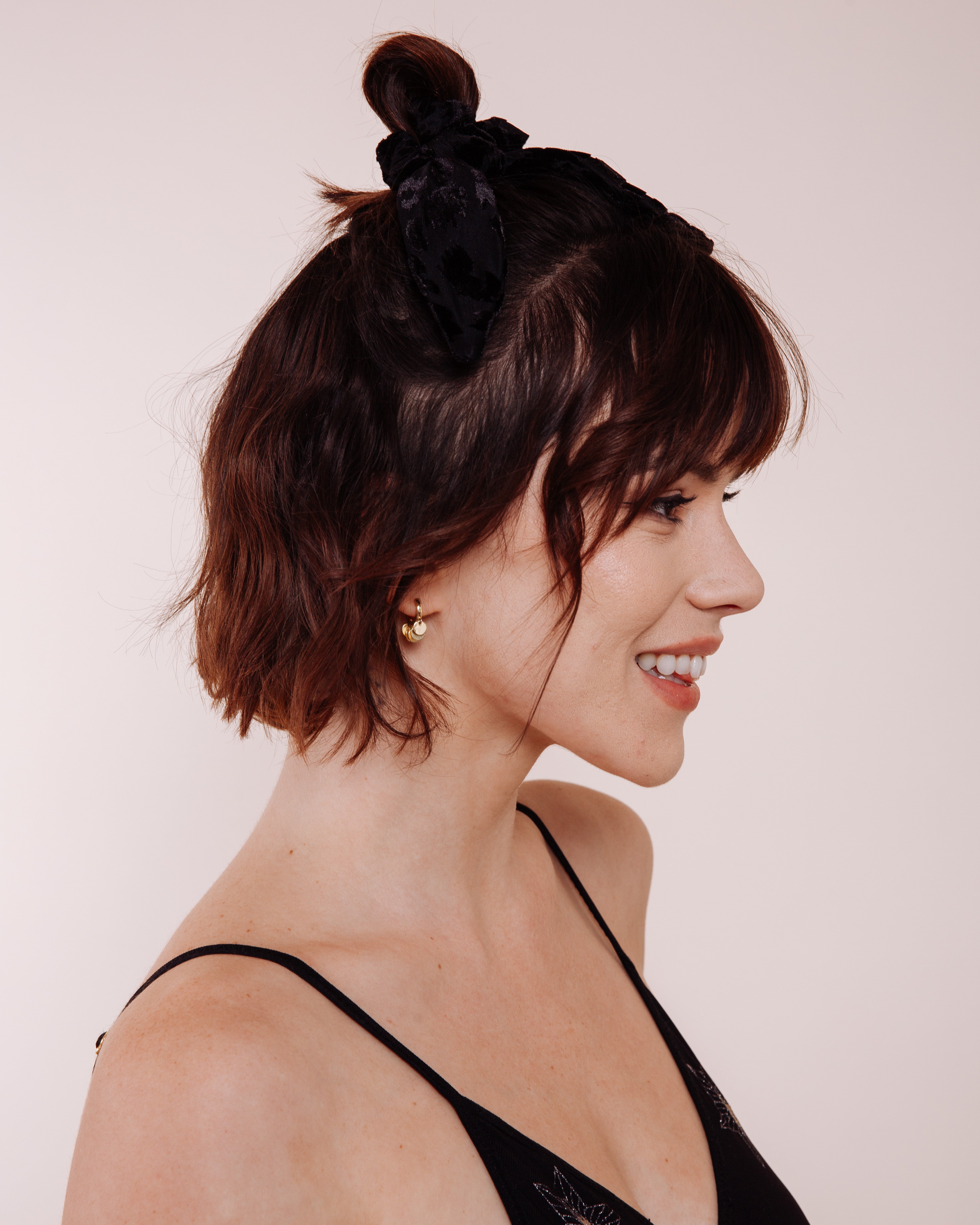 Foxey Lady: Black - Scrunchie Tie