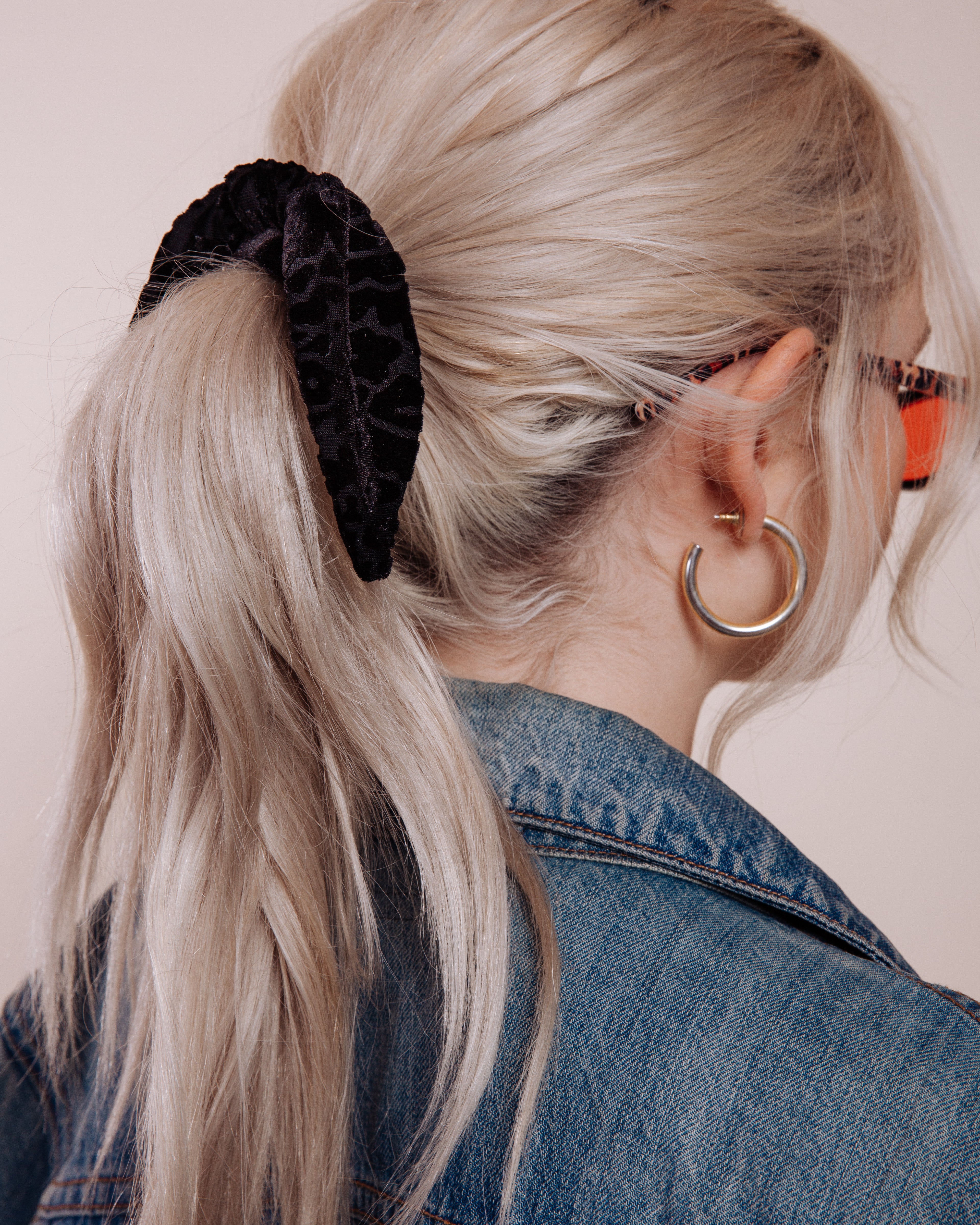 The Hendrix: Black - Scrunchie Tie