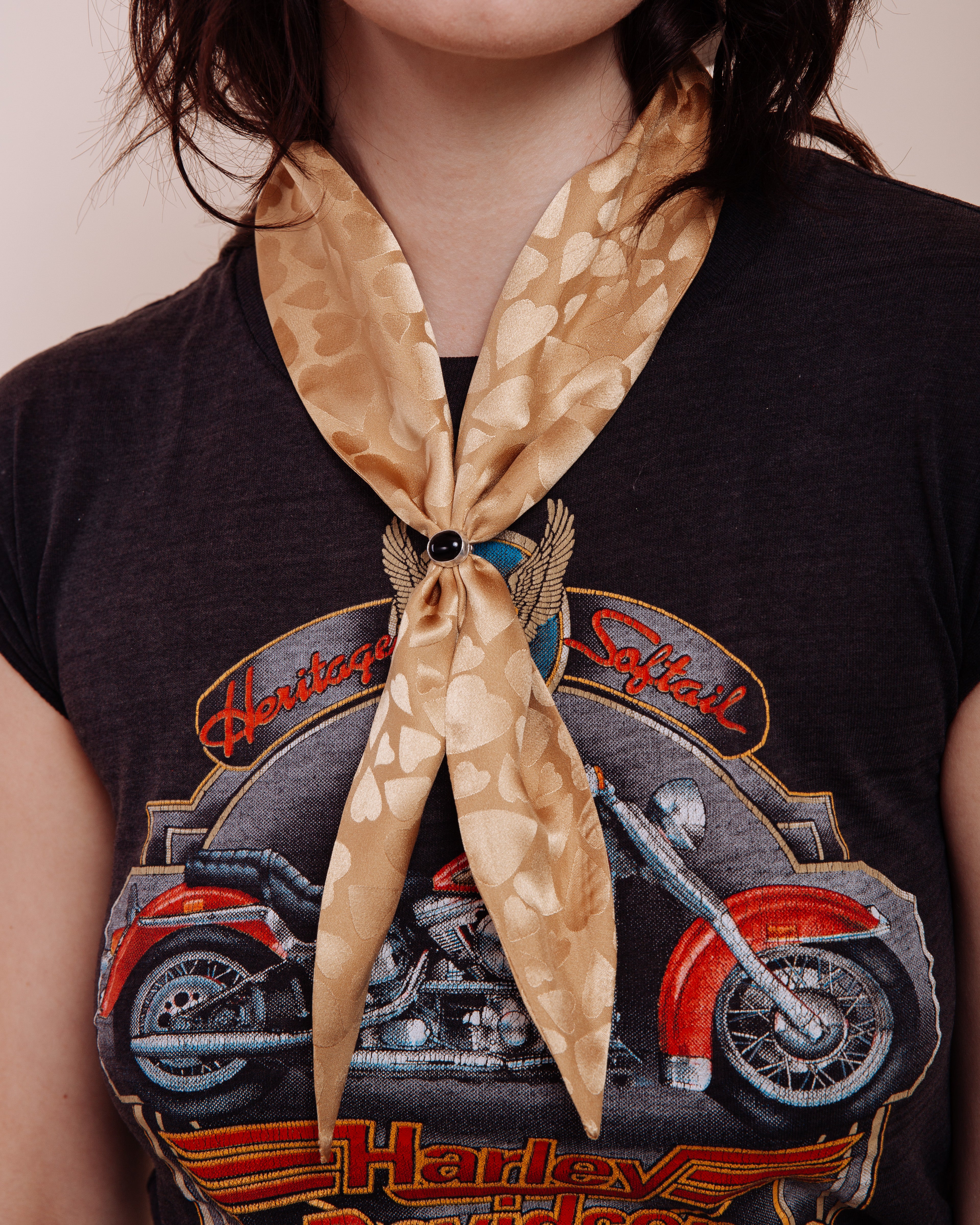 Queen of Hearts: Gold - Scarf Tie