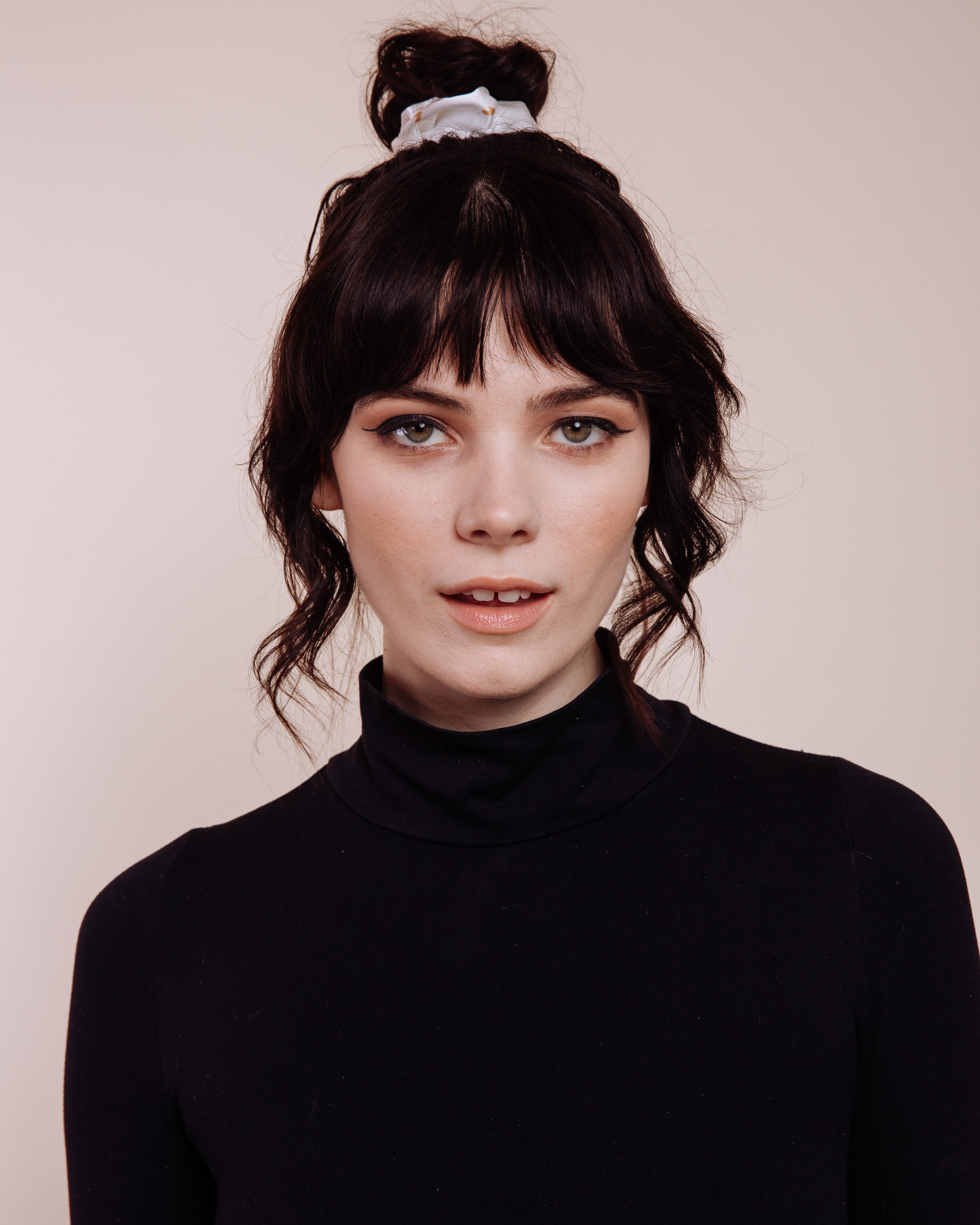 The Thunders: White - Scrunchie